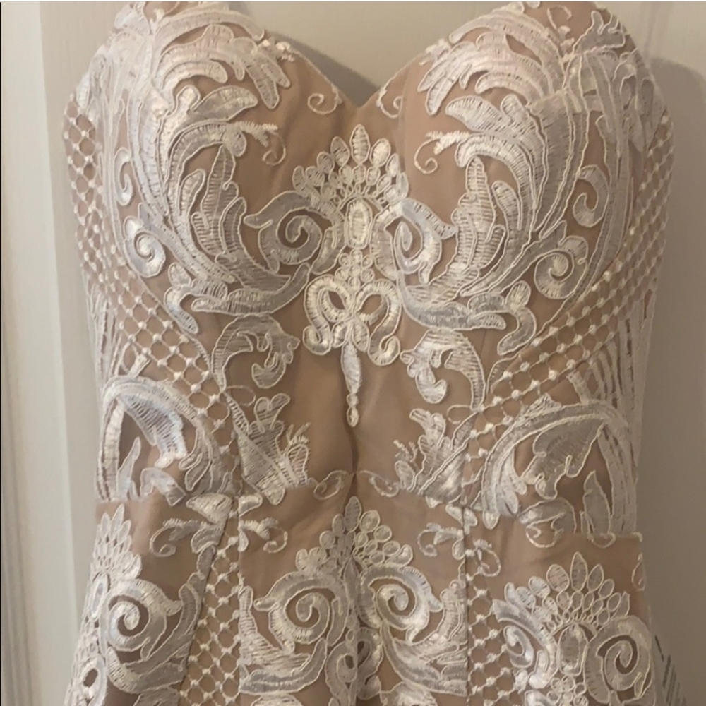 Bariano Elegant Lace Bridal Dress